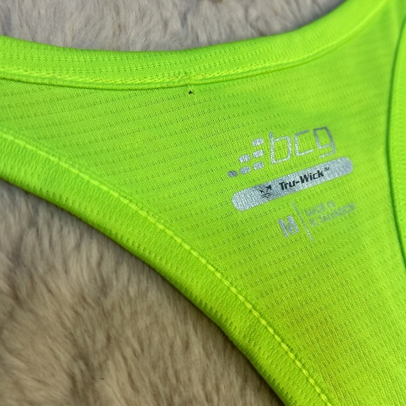 Loose Fit citrus lime tank in size M - Picture 2 of 10